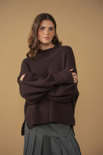 Load image into Gallery viewer, TG POINT HI-LO SWEATER
