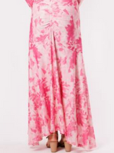 Load image into Gallery viewer, IV GATHERED VETRICAL STRIP MESH PRINT SKIRT
