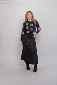 IV EMBOIDERED FLOWER SWAETER