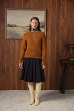 Load image into Gallery viewer, TG POINT CHUNKY CREW SWEATER
