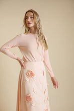 Load image into Gallery viewer, J DIANE CREW NECK
