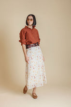 Load image into Gallery viewer, J BEA OPEN WEAVE FLORAL SKIRT
