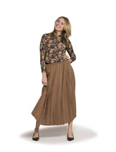 Load image into Gallery viewer, LI PAISLEY MOCK NECK TOP
