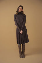 Load image into Gallery viewer, TG POINT CLASSIC TURTLENECK SWEATER
