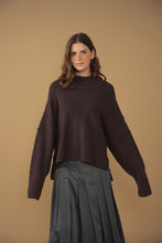 Load image into Gallery viewer, TG POINT HI-LO SWEATER
