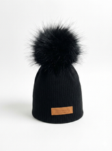 Load image into Gallery viewer, DU BABY HAT WITH POMPOM
