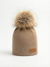 Load image into Gallery viewer, DU BABY HAT WITH POMPOM
