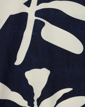 Load image into Gallery viewer, J PRINTED CREW NECK T-SHIRT
