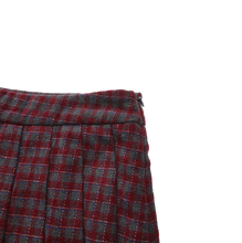 Load image into Gallery viewer, J CARO PLEATED SHORT SKIRT
