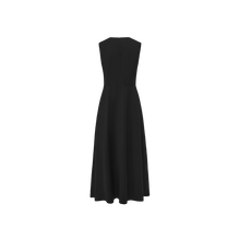 Load image into Gallery viewer, J FLORAL EMBROIDERED JUMPER
