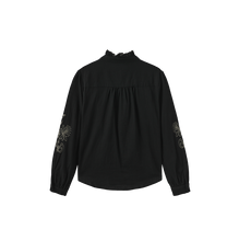 Load image into Gallery viewer, J EMBROIDERED SCALLOP TOP
