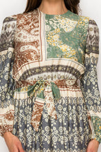 Load image into Gallery viewer, YAL STRIPE ARM TEE
