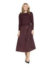 Load image into Gallery viewer, LI DIAMOND NECKLINE SWEATER
