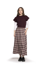 Load image into Gallery viewer, LI SLEEVELESS OVERSIZED SWEATER
