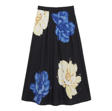 Load image into Gallery viewer, LI LOOSELY PLEATED FLORAL SKIRT
