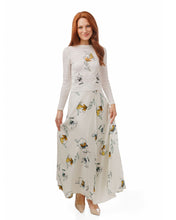 Load image into Gallery viewer, LU WHITE LINEN SKIRT WITH FLOWERS
