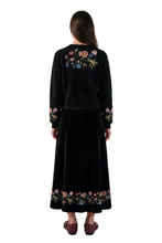 Load image into Gallery viewer, EL VELOUR EMBROIDERED DETAILED TOP
