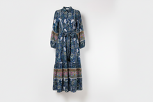 Load image into Gallery viewer, IV MESH PRINT DRESS WITH VETRICAL RUCHING
