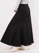 Load image into Gallery viewer, IV DENIM SKIRT WITH ROUNDED SEAM
