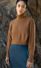 Load image into Gallery viewer, POINT CROP TURTLE NECK PULLOVER - Tops
